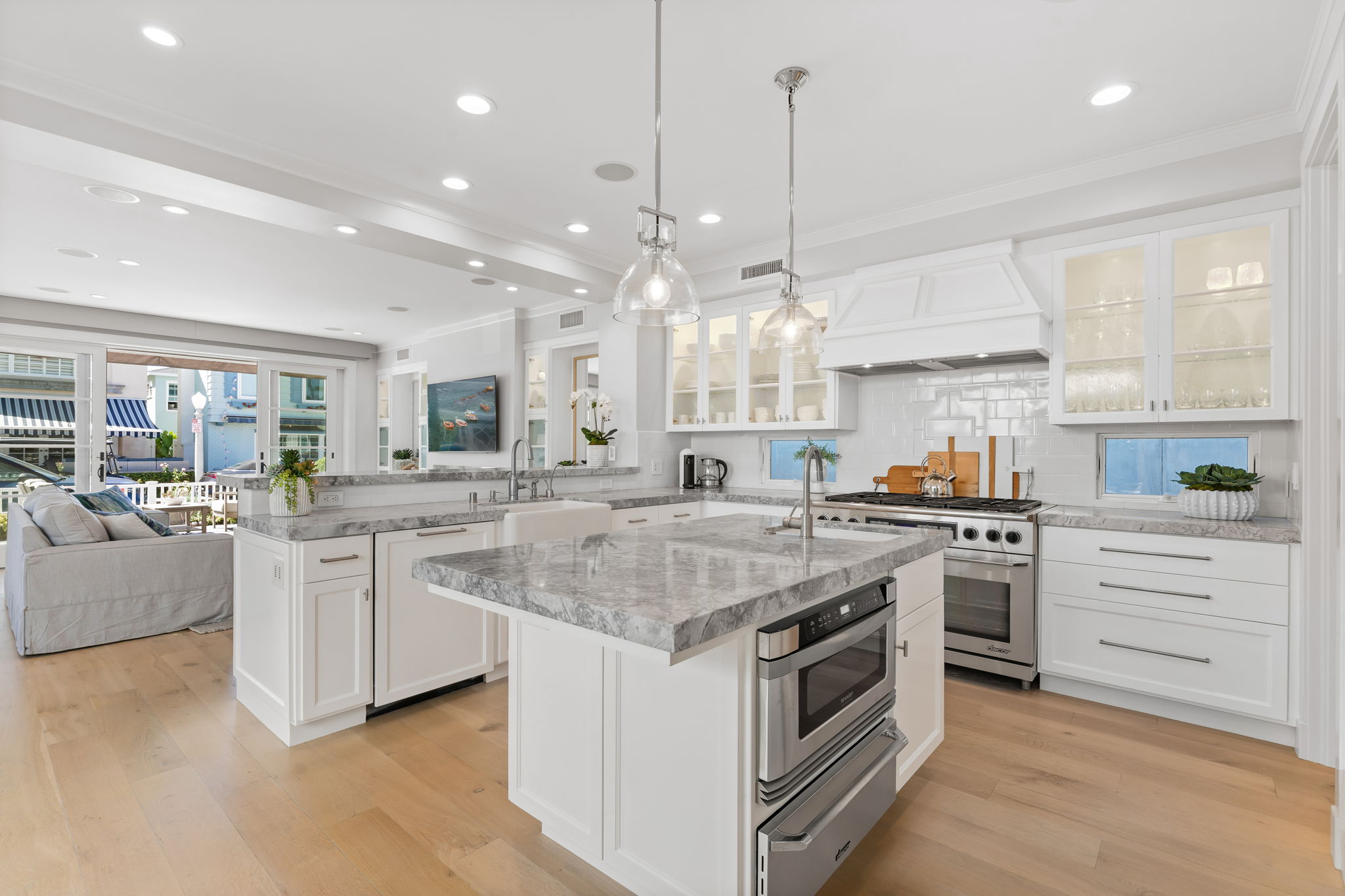 118 Sapphire Balboa Island home - photo 10