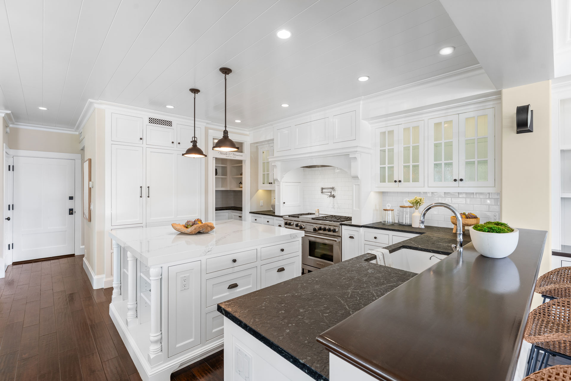 201 Emerald Balboa Island home - photo 11