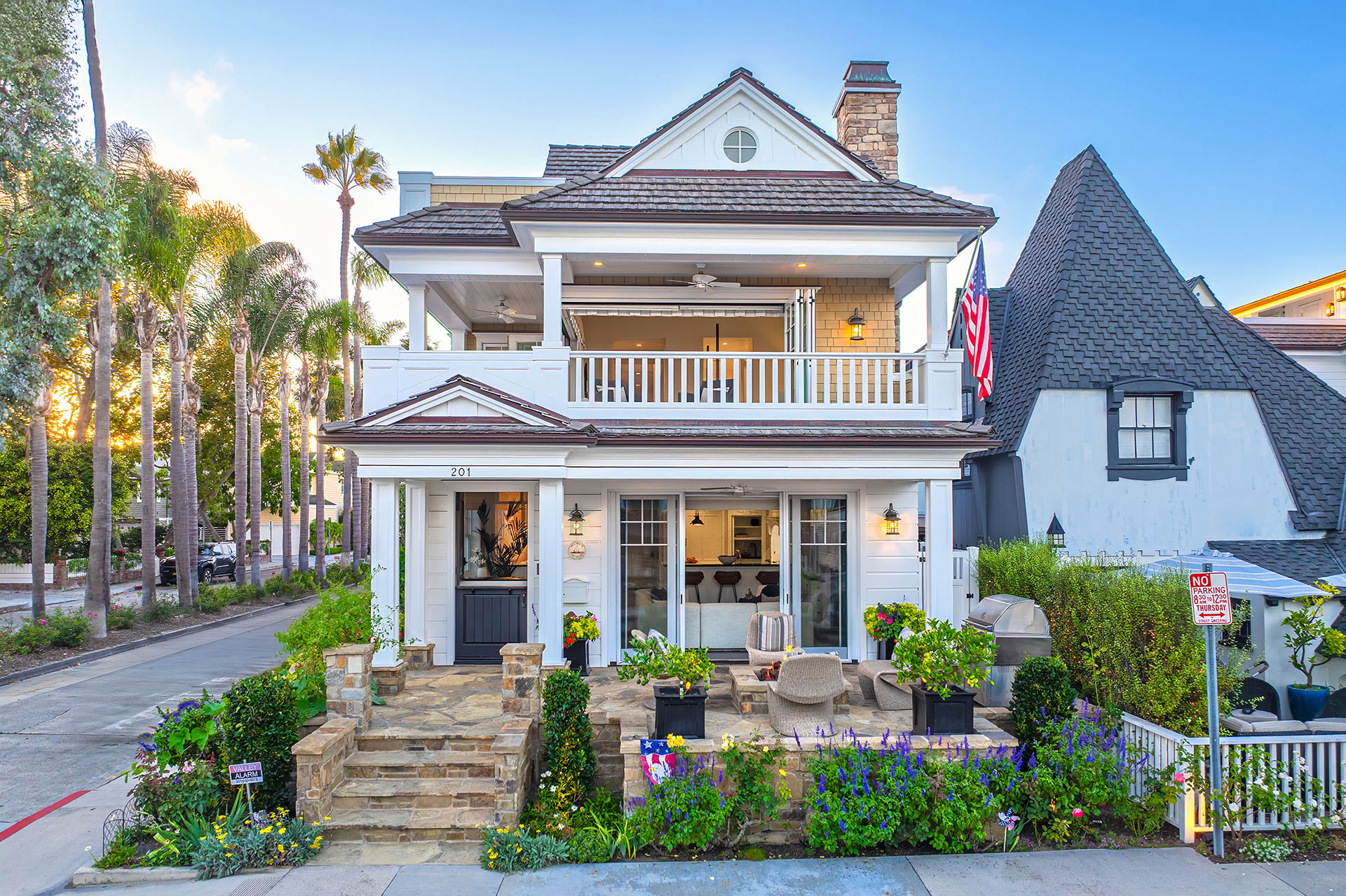 201 Emerald Balboa Island home - photo 3